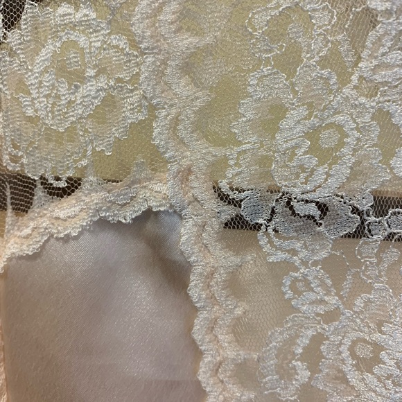 🩷 Vntg pale pink bed jacket - Picture 4 of 12